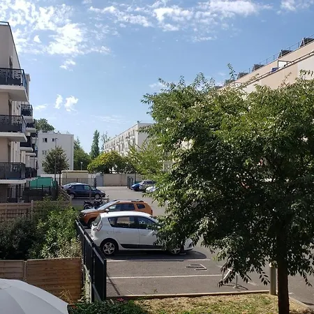 Apartment Centre: Rer C Proximity, Balcony & Hospital View