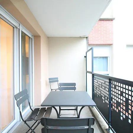 Apartment Centre: Rer C Proximity, Balcony & Hospital View Arpajon
