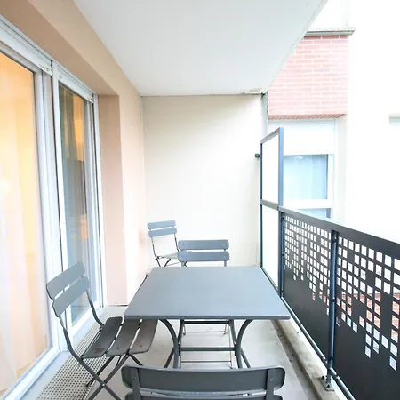 Apartment Centre: Rer C Proximity, Balcony & Hospital View