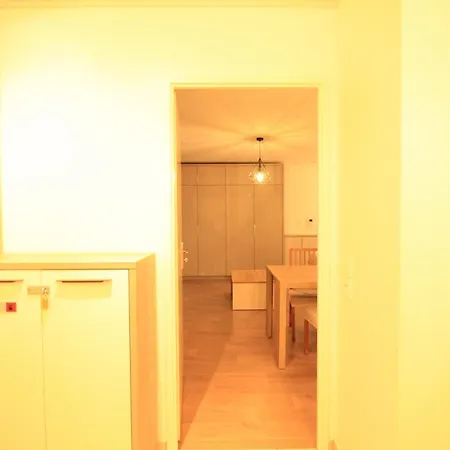Centre: Rer C Proximity, Balcony & Hospital View Apartment