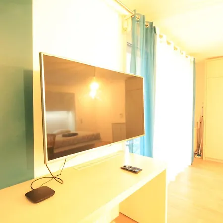 Centre: Rer C Proximity, Balcony & Hospital View Apartment Arpajon